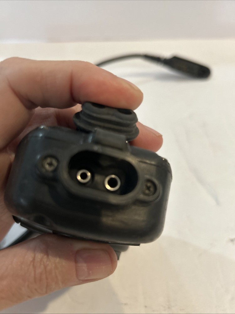 MSA MN 7-1714-1 Shoulder Mic. Works