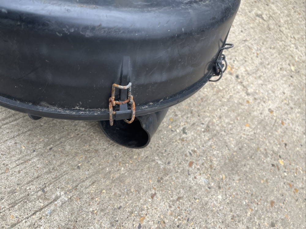 FORD CARGO AIR FILTER HOUSING