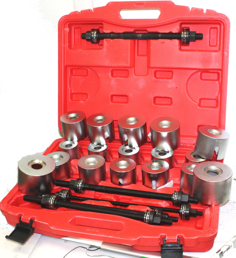 27pc Master Universal Press Pull Sleeve Kit Bush Bearing Removal Insertion Tool