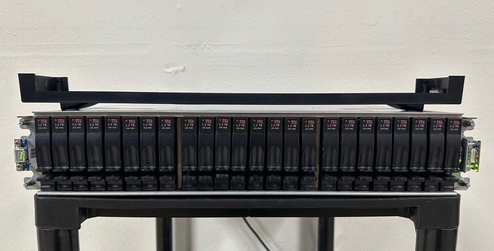 Quantum 24-bay SAS disk array w/ Dual Dot Hill 1-04920-01