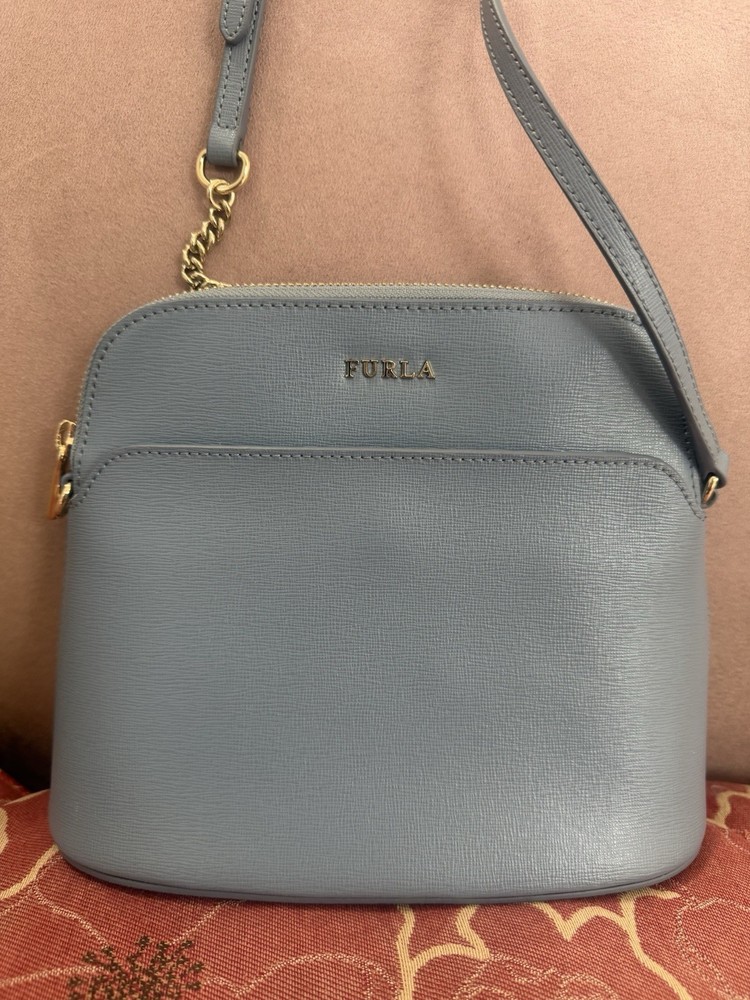 Furls Leather Crossbody Light Blue Pristine Condition