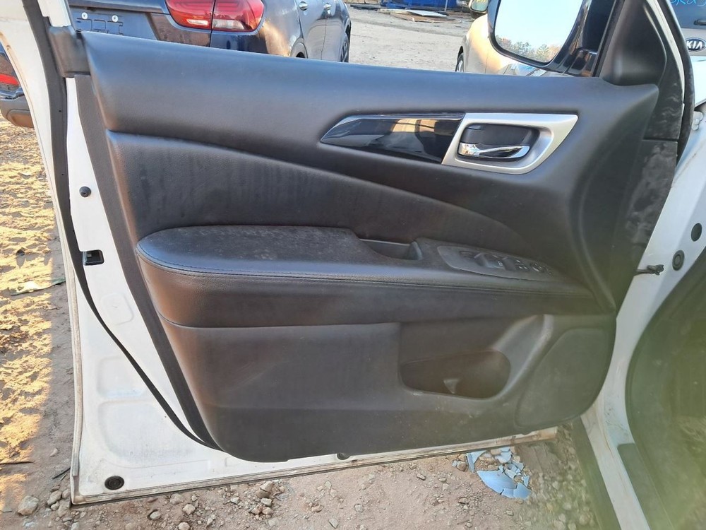 PATHFINDR 2017 Glove Box 4866854