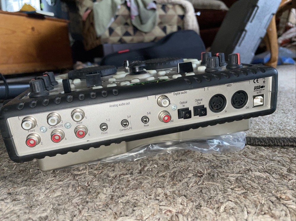 Hercules DJ Console MK 2 ( No usb cable)