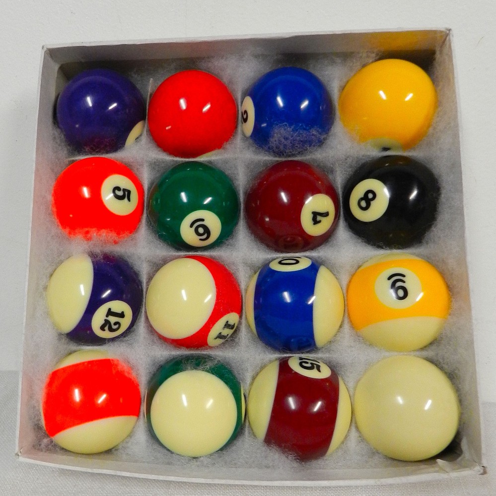 BILLIARD POOLTABLE BALLS COMPLETE SET in BOX RESIN