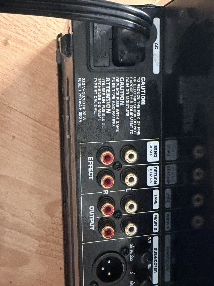 Behringer VMX 1000 Pro DJ Mixer