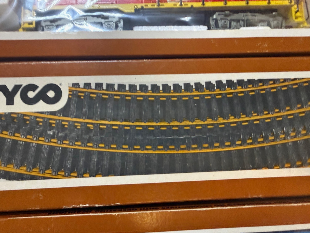 Vintage TYCO Train set - Please see pics