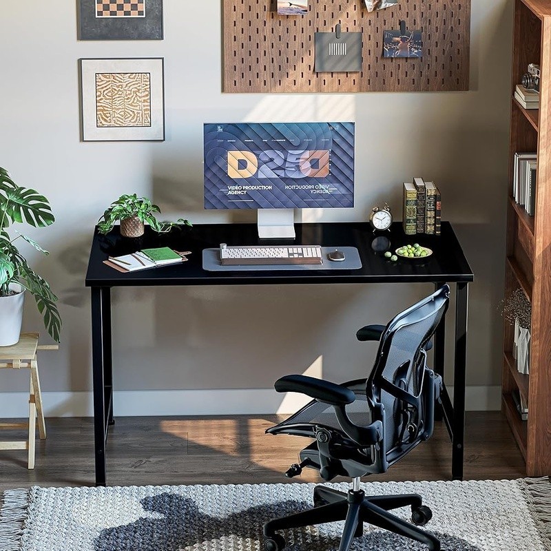 Modern Desk Wood Surface Sturdy Metal Frame Easy Assembly Gaming Computer Table