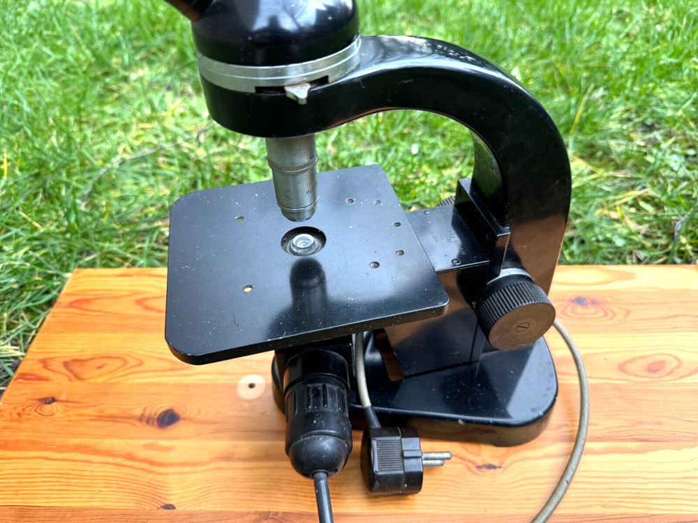 Vintage Microscope Ernst Leitz Wetzlar | Germany | Mid-20th Century Introducing