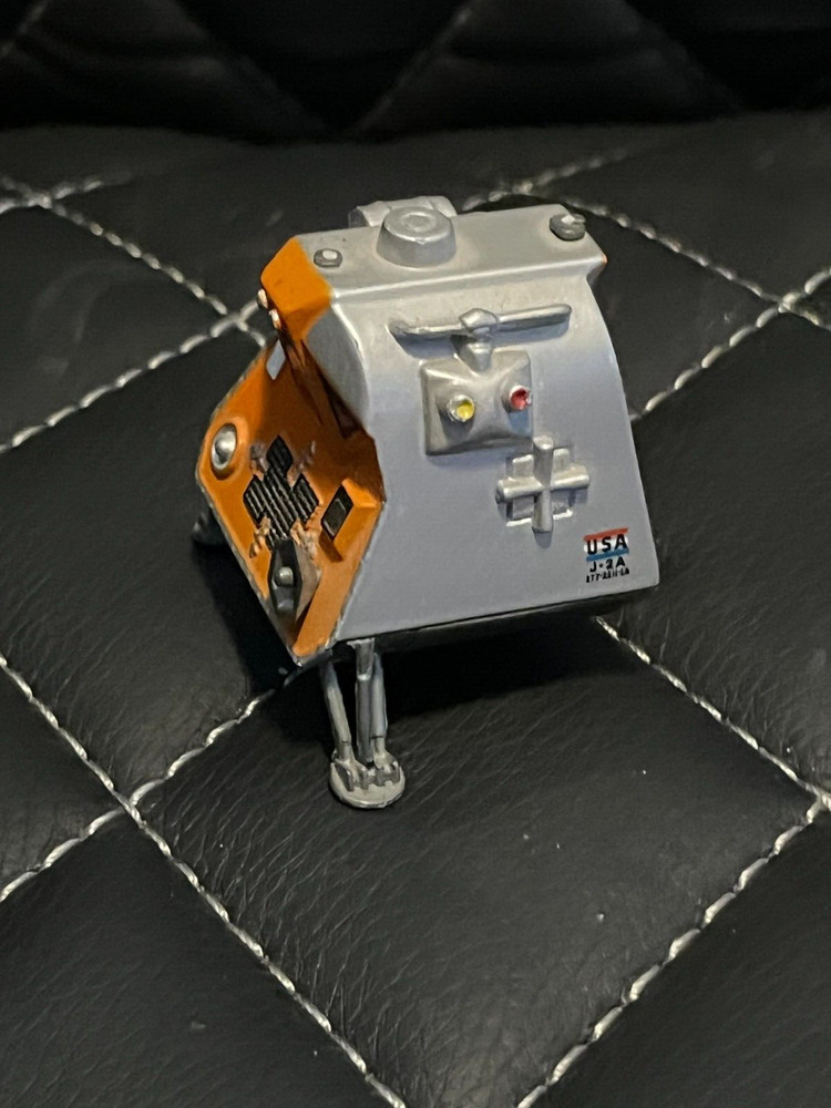 1998 Space Production Lost in Space Space Ship Module