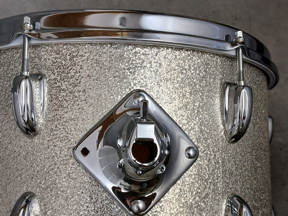 SLINGERLAND 9X13" SILVER SPARKLE TOM DRUM, 3-ply IMMACULATE!