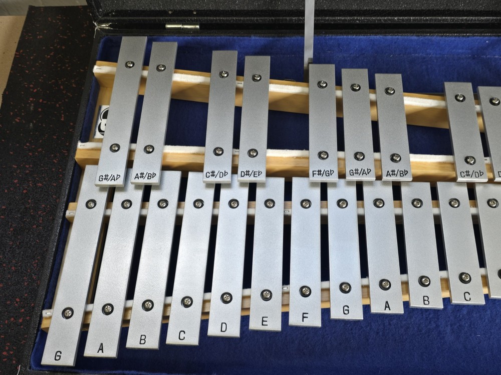CB 30 Note Glockenspie Xylophone Bell Percussion 2 Mallets + Carrying Case
