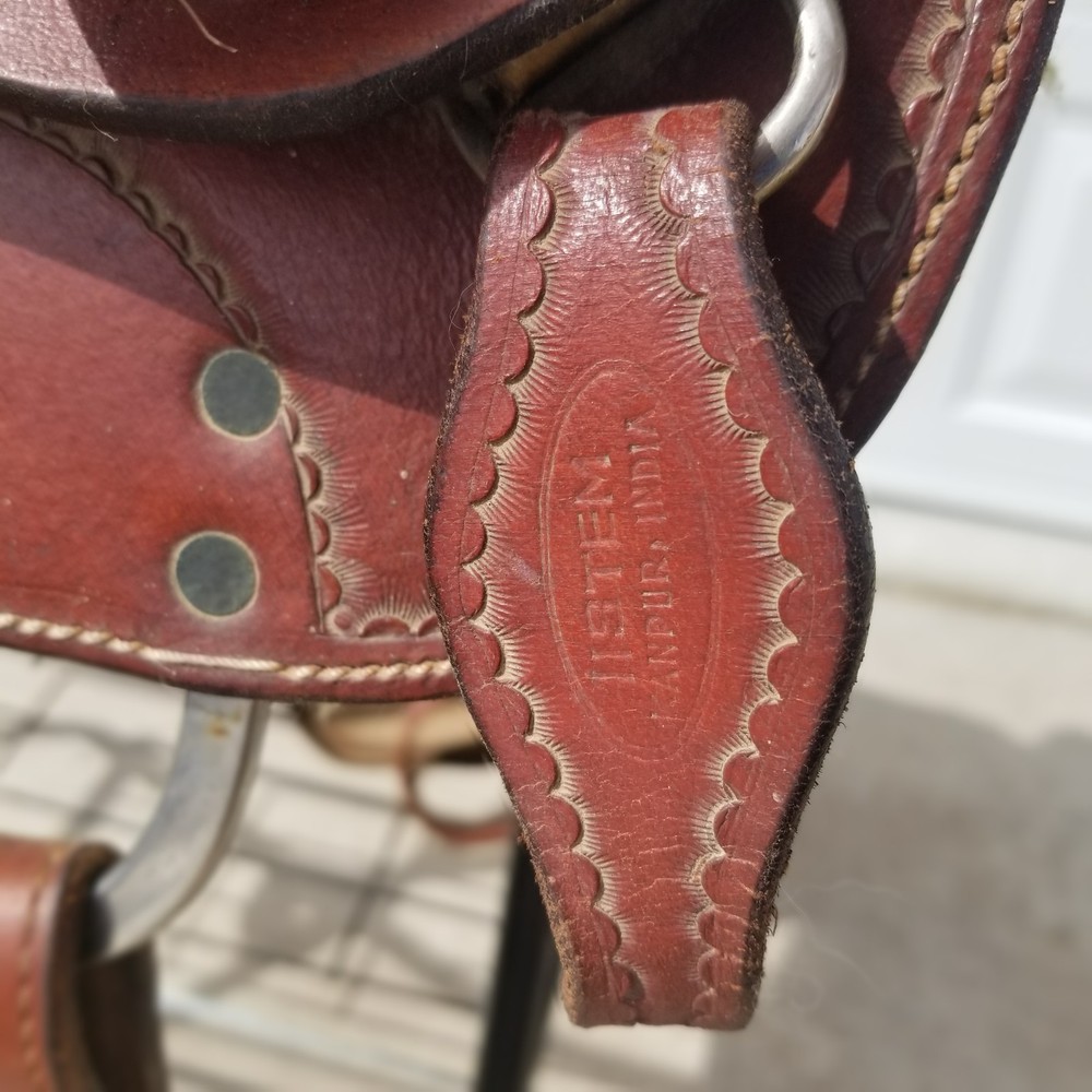 Western Saddle 17 inch tree, beautiful tooling