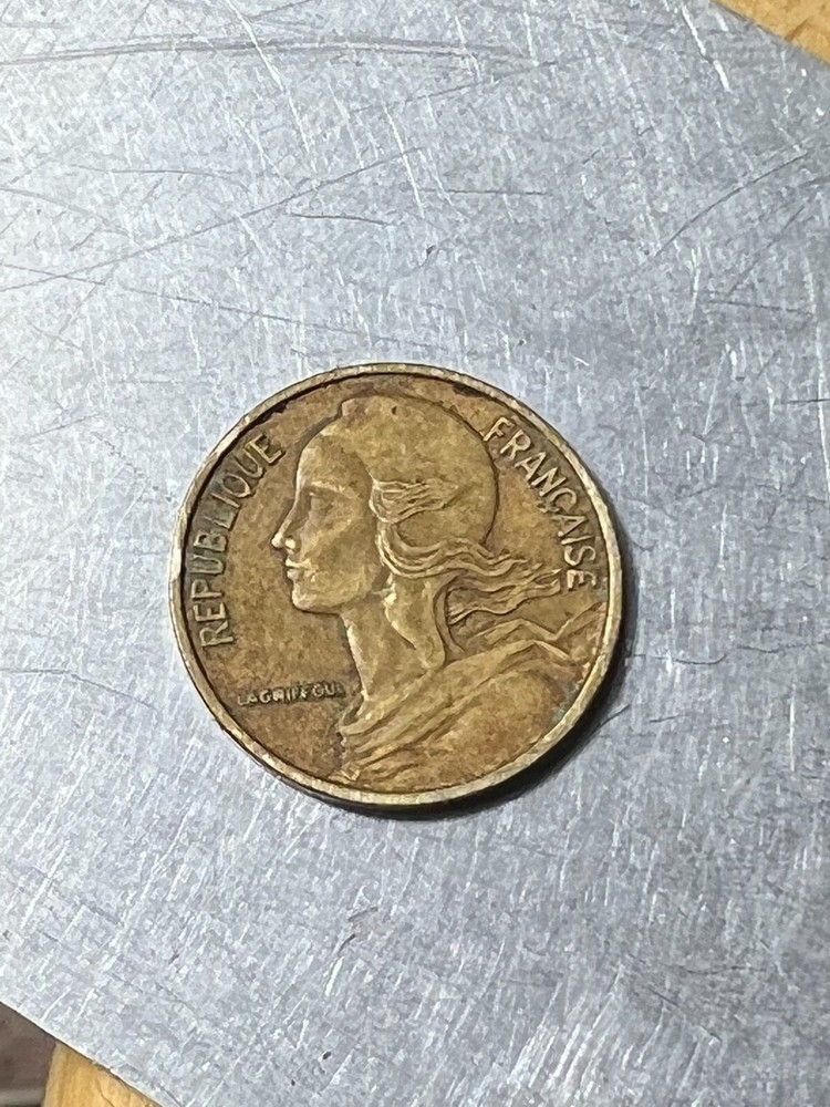 1966 5 centime, error missing letter B in liberte+ dot at 6h30 reverse km933