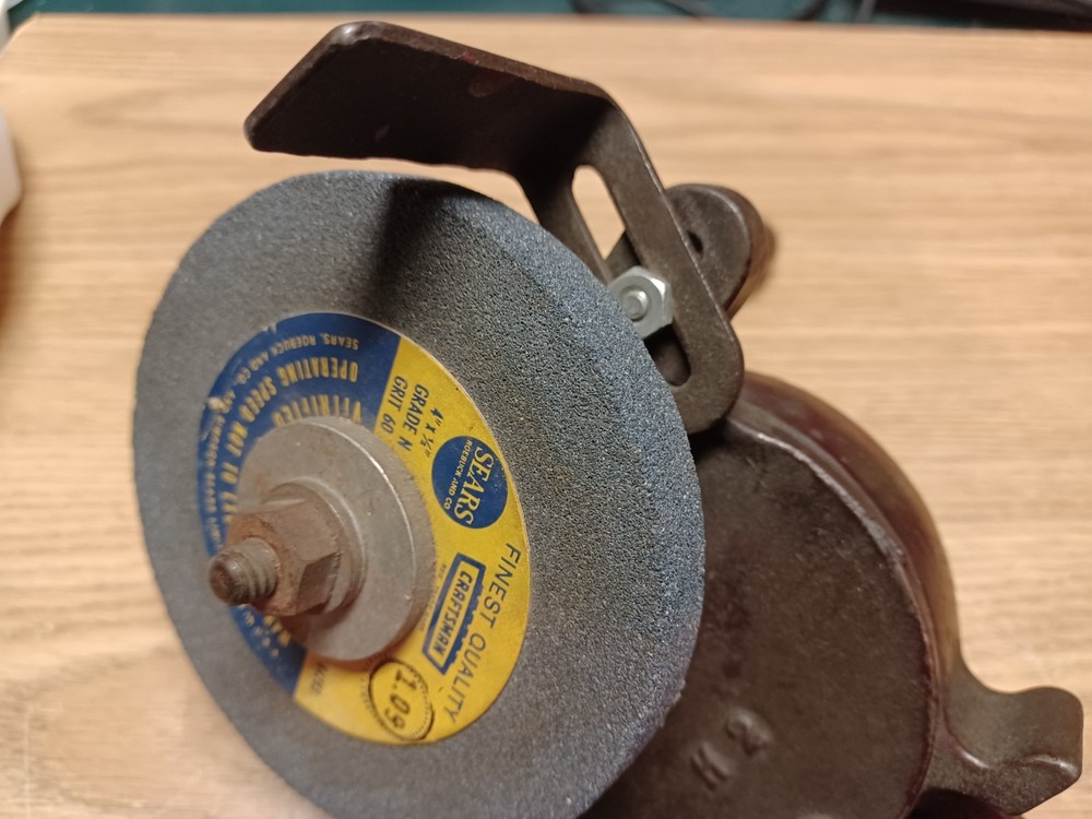 Vintage Hand Crank Bench Clamp Mount Sharpening Grinding Stone ~4" diameter