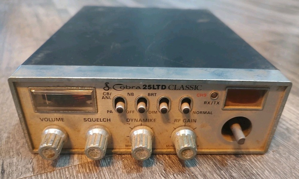 Cobra 25LTD Classic CB Radio No Cords Or Mic, Missing Knob, Untested