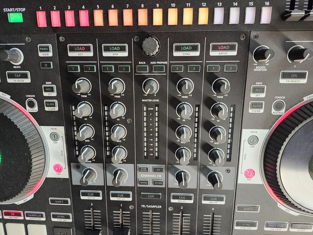 Roland DJ-808 DJ Controller