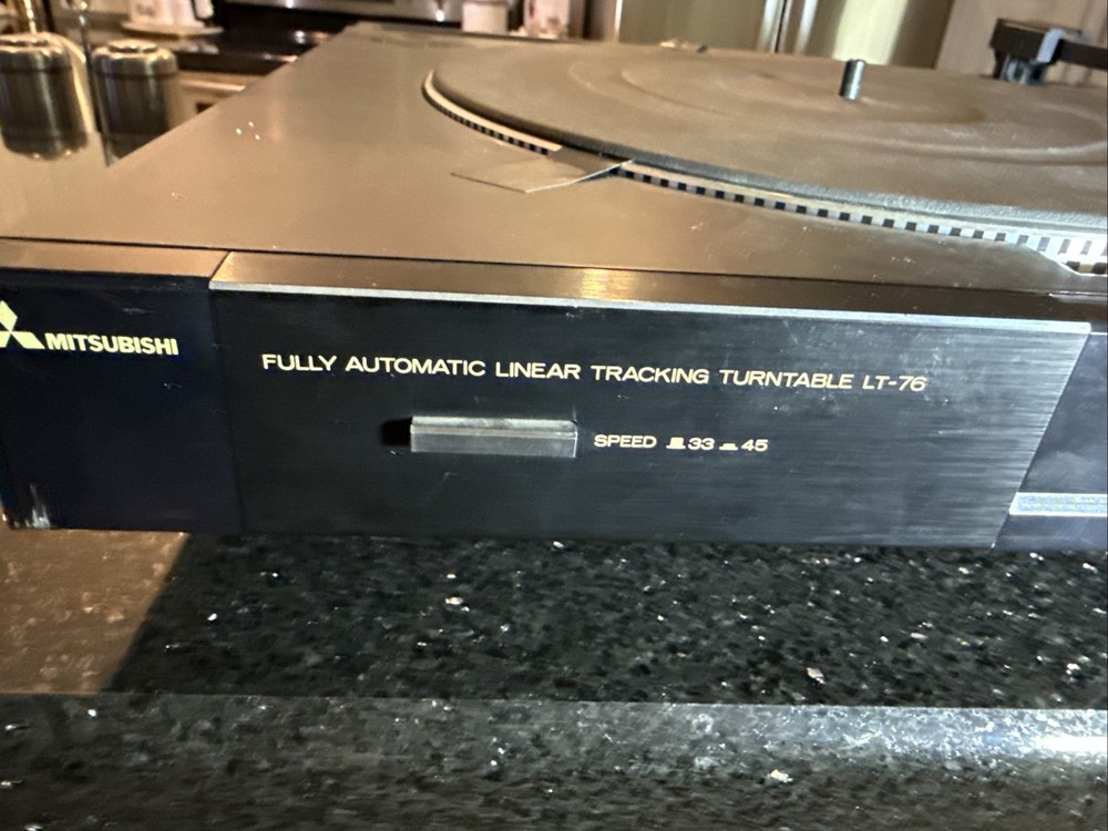 Vintage Mitsubishi Fully Automatic Linear Tracking Turntable LT-76
