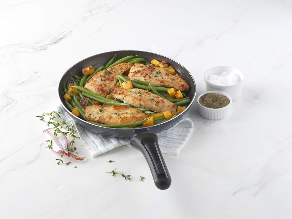 Versatile 10" Nonstick Sauté Pan with Ergonomic Handle - Dishwasher Safe