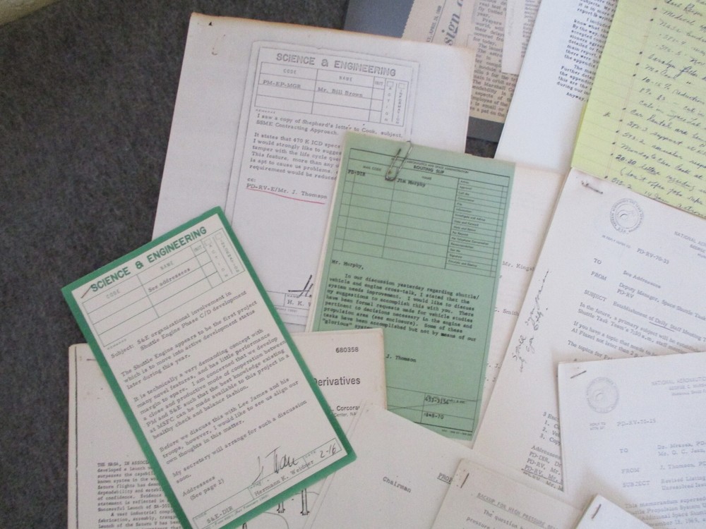 EARLY NASA SPACE SHUTTLE DEVELOPMENT REPORTS/PHOTOS/PRESENTATIONS RS25 DESIGNER