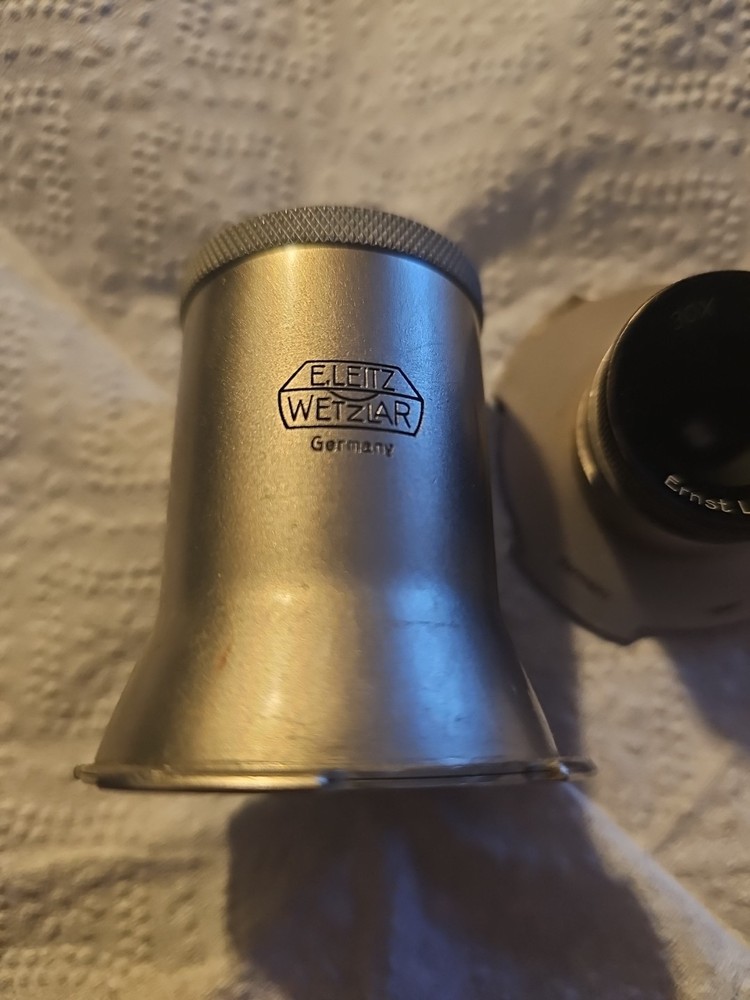 ✅2 LEICA LEITZ FOCUSING STAGE 30X