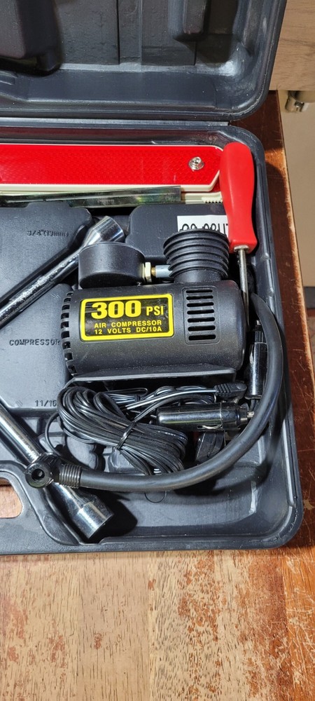 Emergency Auto Safety Kit