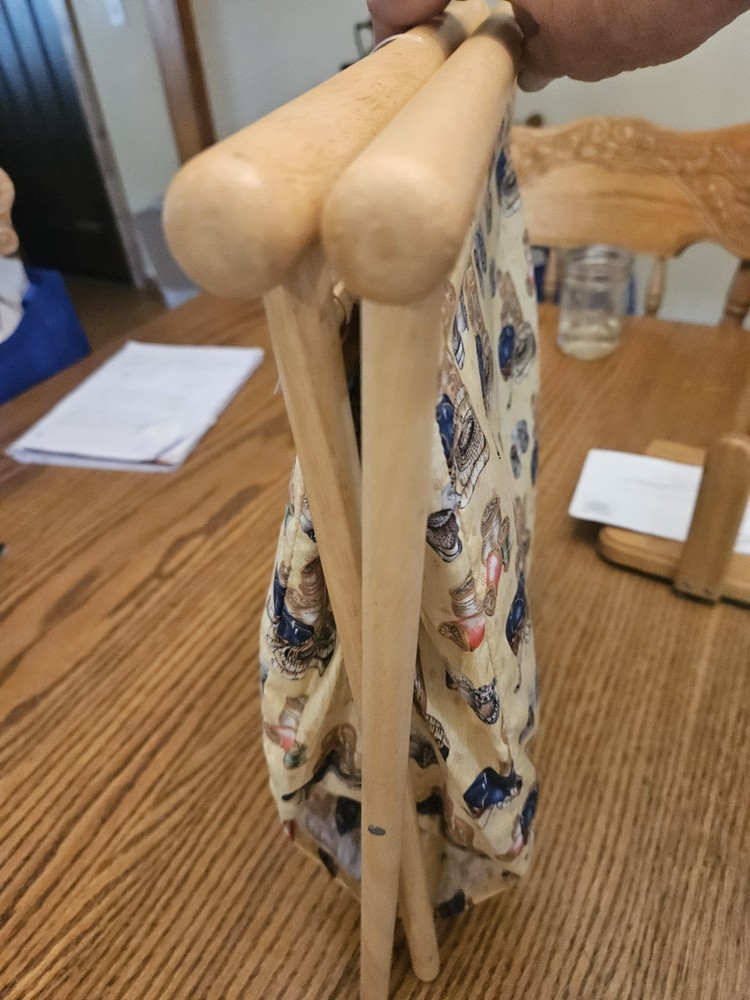 VTG FOLDING SEWING/KNITTING CADDY