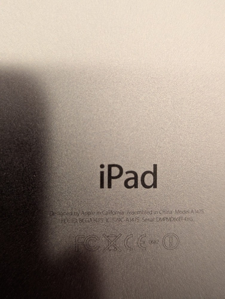 Apple iPad Air (A1475) - 64 GB - 9.7 in - Silver