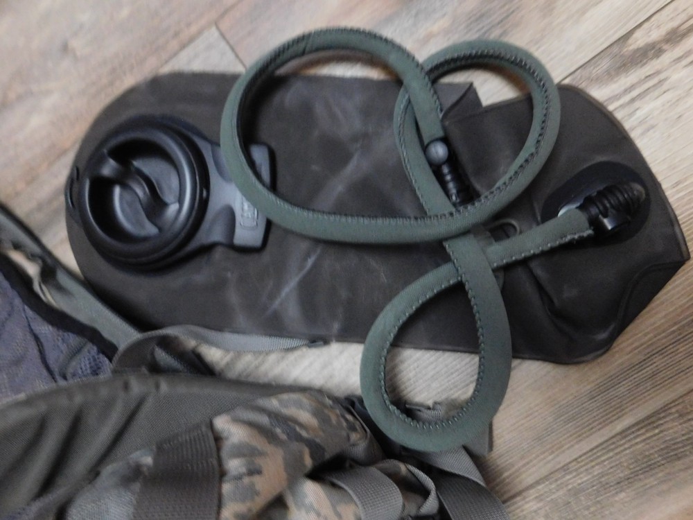 CAMELBAK MAXIMUM GEAR ABU HYDRATION BACKPACK w/ 3L BLADDER