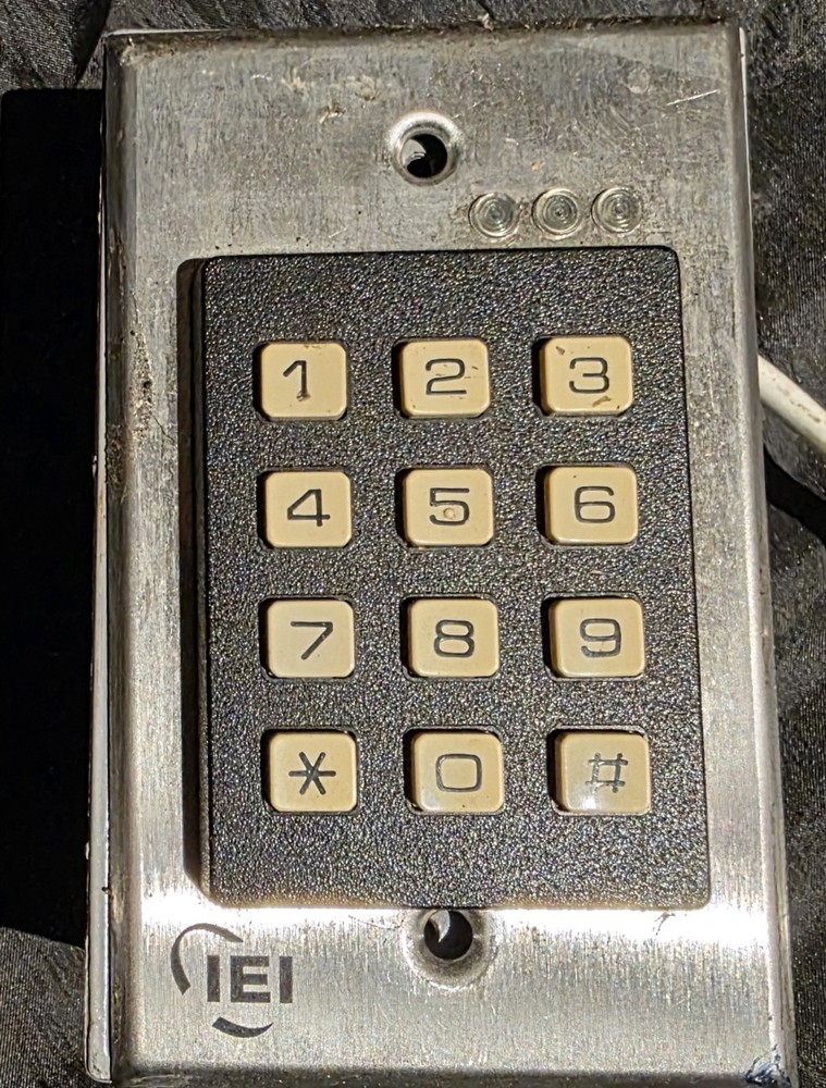 Linear 212i Indoor Flush-Mount Keypad - White/Black