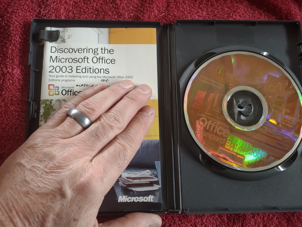 Microsoft Office Standard Edition 2003 Retail (No Key)