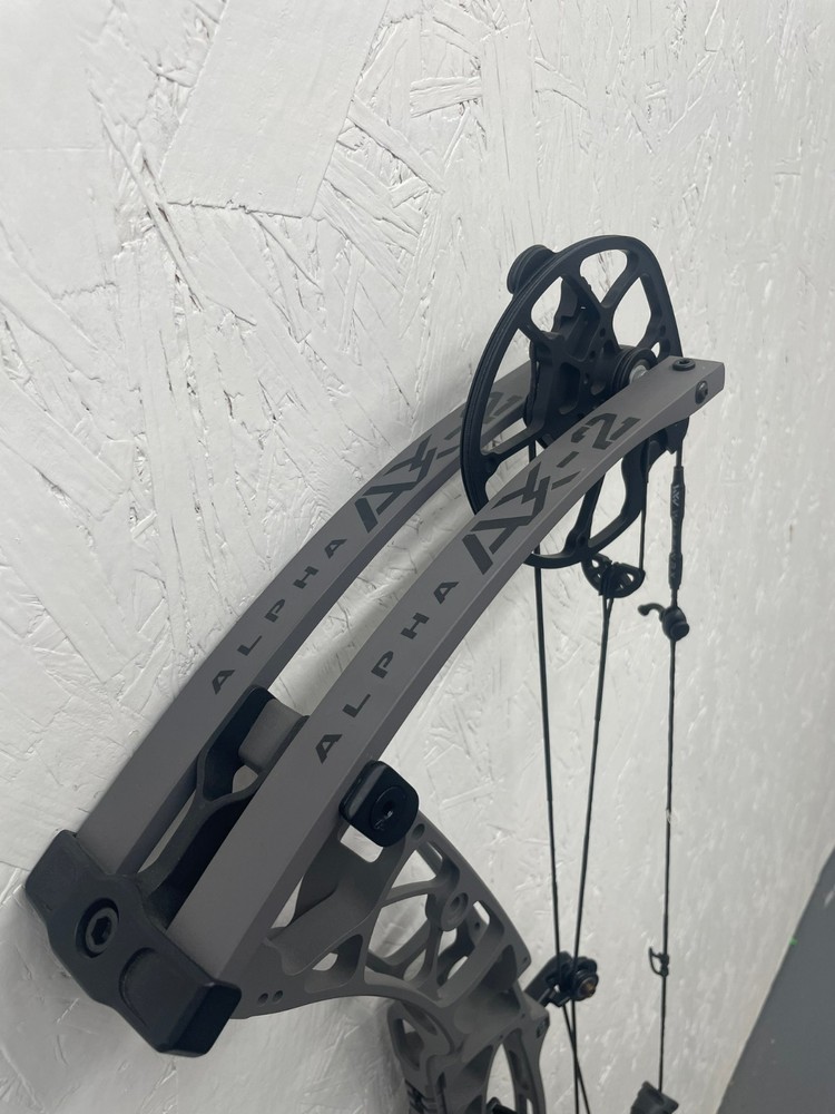 Hoyt Alpha Ax2 32 Compound Bow