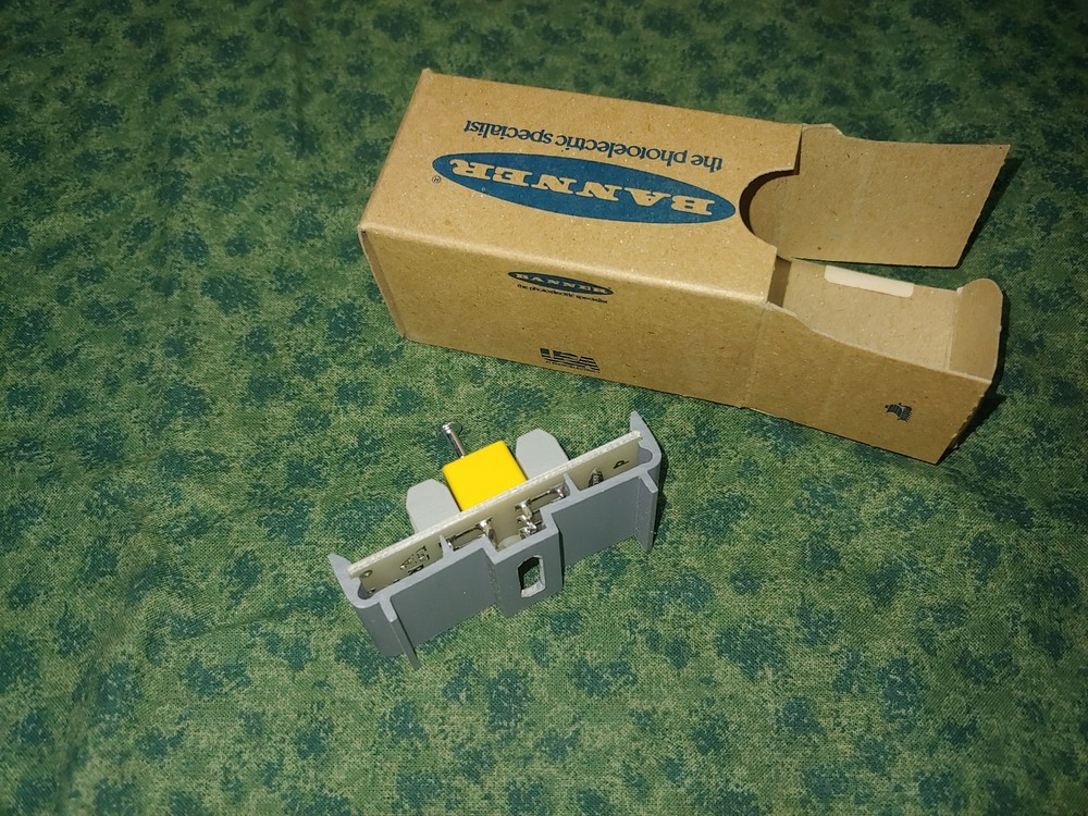 Banner Engineering 19745 - RS8 Micro Amp Relay Socket (43415-D3)