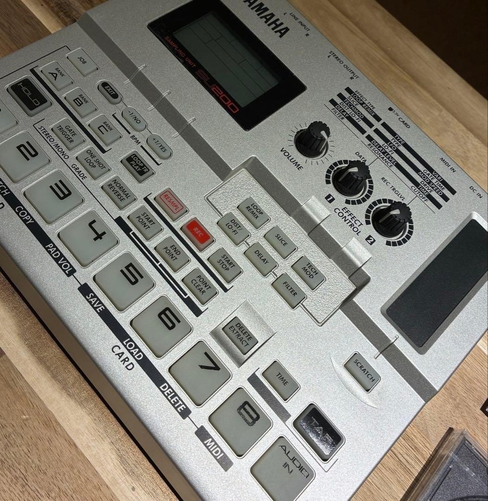 Yamaha SU200 Sampling smart media Silver Good