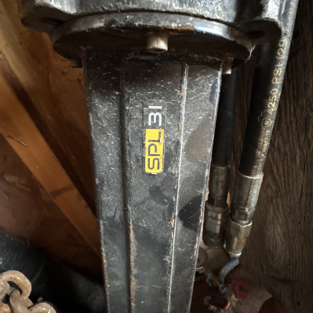 Stanley SPL-31 Hydraulic T Handle Breaker
