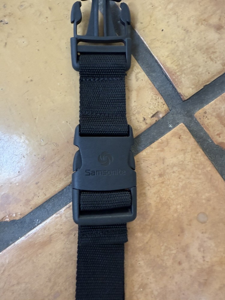 Assortment of luggage straps