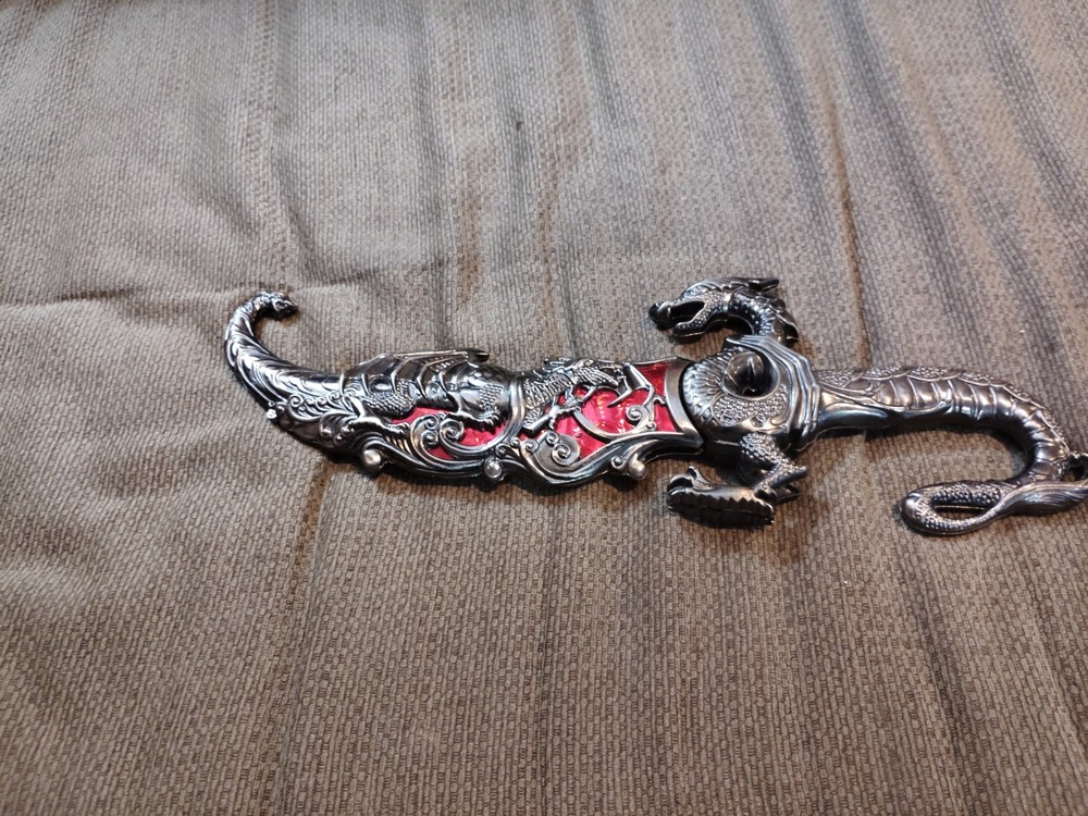 Amazing and Heavy Dragon dagger With Case (Great Condition) 9" Blade
