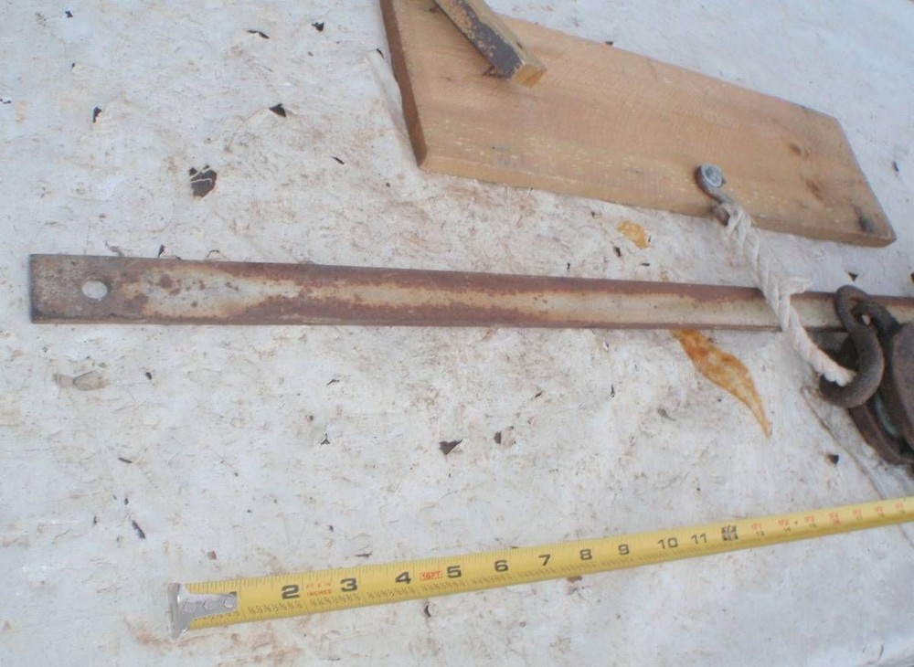 Hand Winch w Pulley - Missing Handle