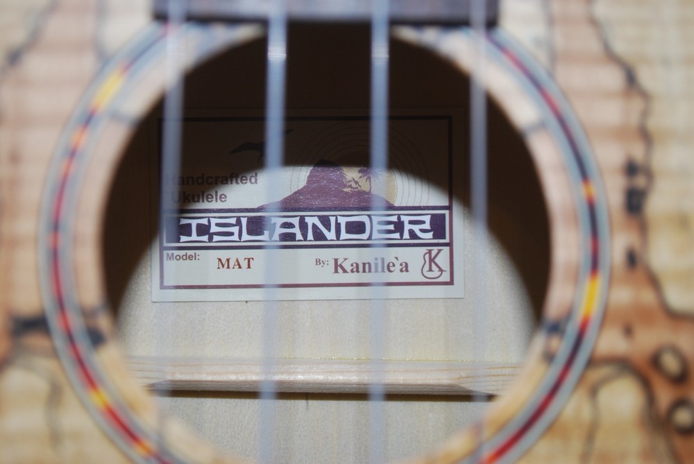 Islander MAT Ukulele With Bag