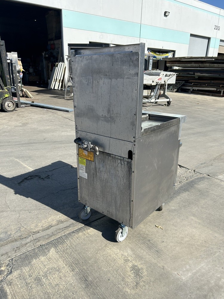 24'' Range 12" Griddle 2 Burners Oven 1-Shelf NG American Range AR12G-2B