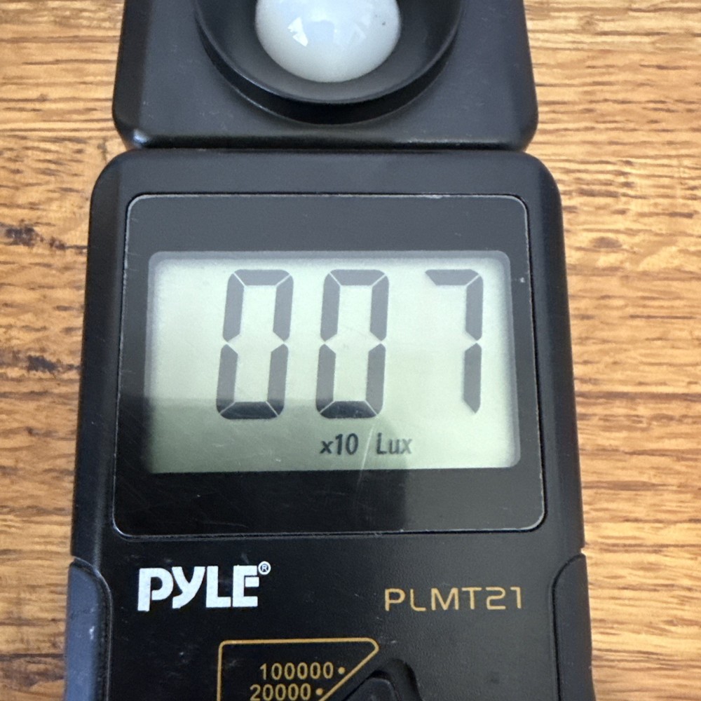 Pyle PLMT21 Handheld Lux Light Meter Photometer with 20000 Lux Range Per Second