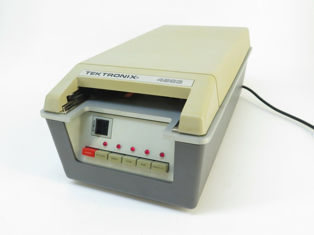 Tektronix 4923 Digital Cartridge Recorder