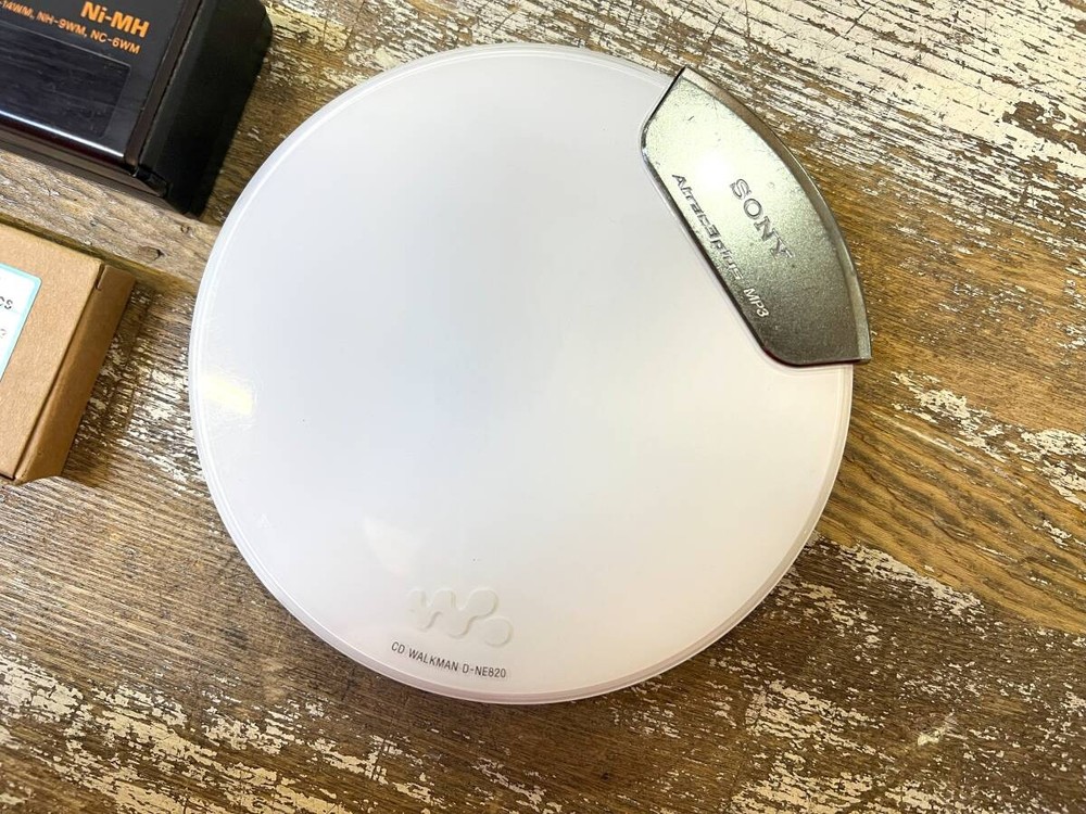 SONY CD Walkman D-NE820 2292 Working Confirmed