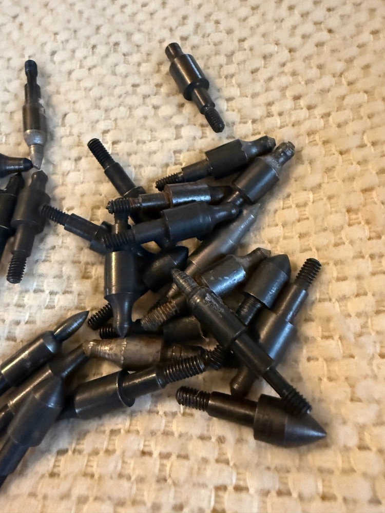 Lot of 70 Archery Field Tips