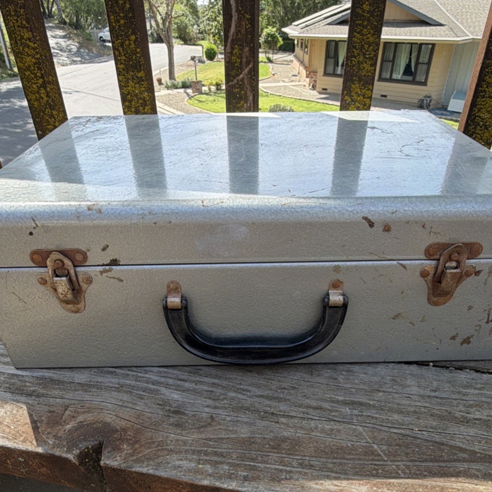 Arrow Compact-O-Lite Continuous Lighting Set Silver Carrying Case 4 Bulbs