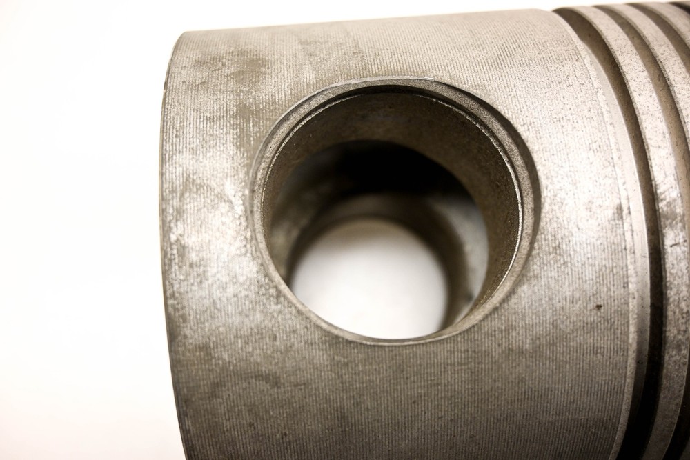 Mack 41334 B-1 D-14 Piston NOS