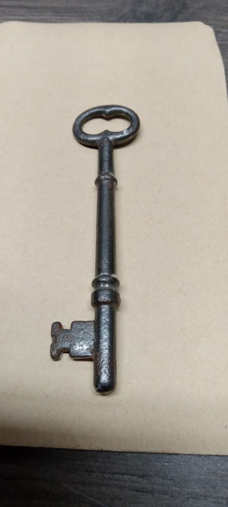 Vintage Solid Barrel Antique Skeleton Key Solid Steel