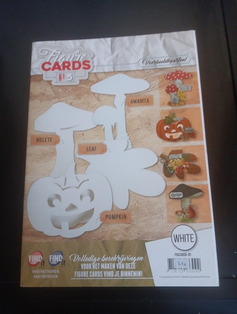 BOOK FIGURE CARDS 8 CARDS WHITE NEW