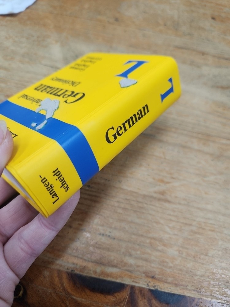 Langenscheidt - Universal German Dictionary Small PB