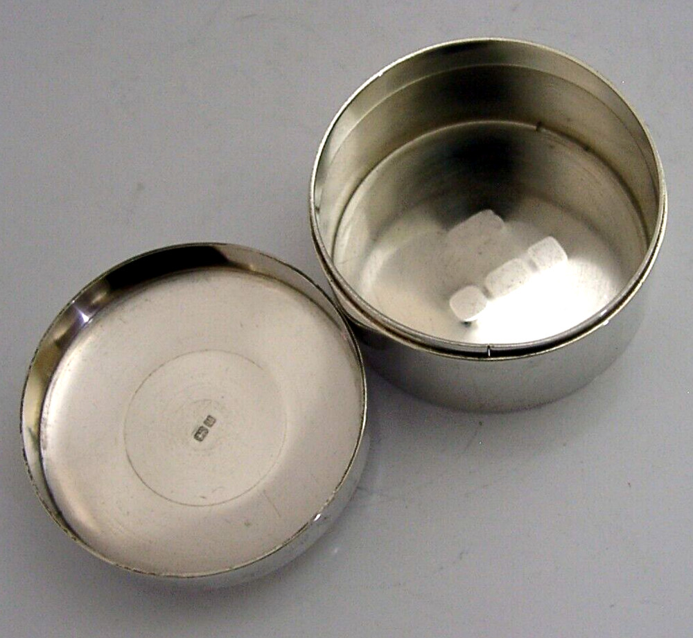 QUALITY 31g MODERNIST ENGLISH SOLID STERLING SILVER STAR BOX 1995