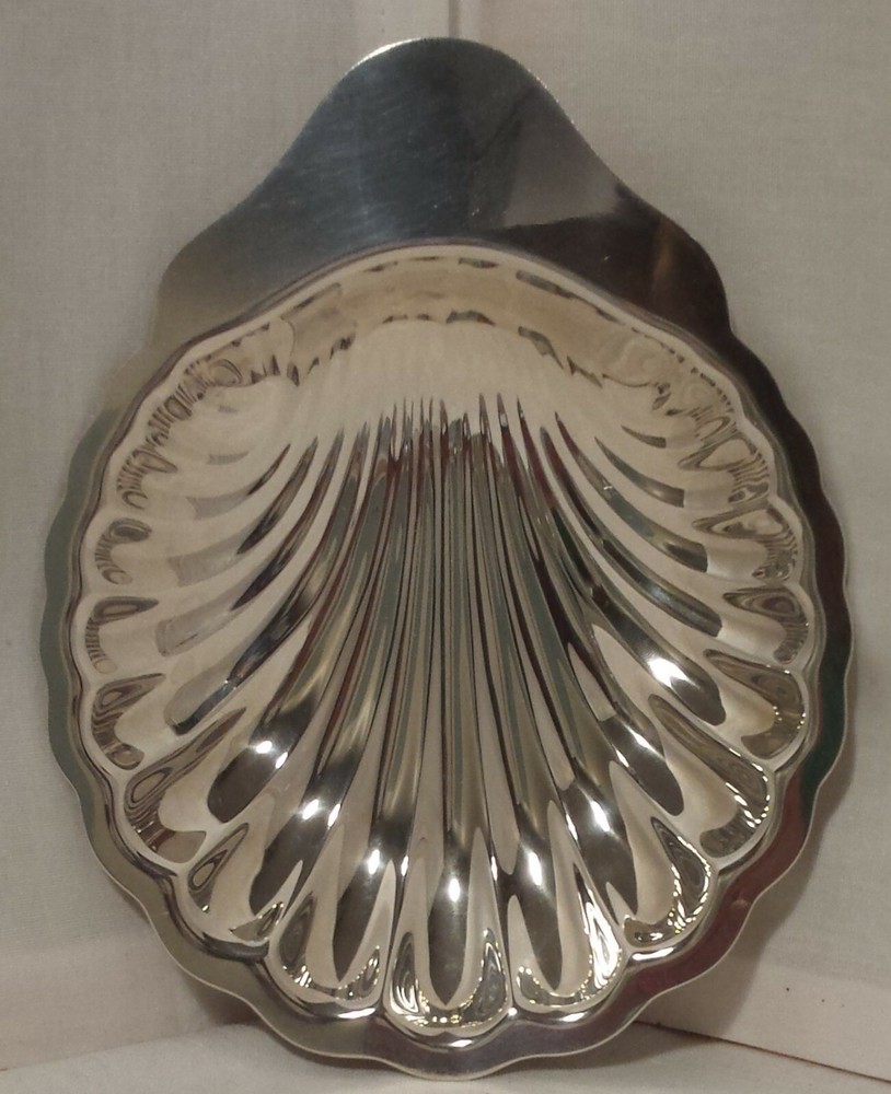 ONEIDA SILVERSMITHS SILVERPLATE 7.5" SHELL BON BON or NUT DISH